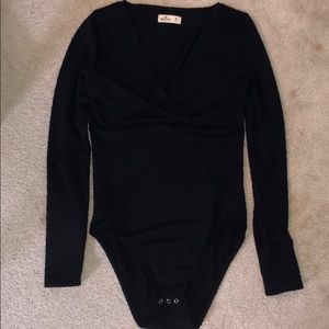 Hollister M Long Sleeve Onesie V-neck
